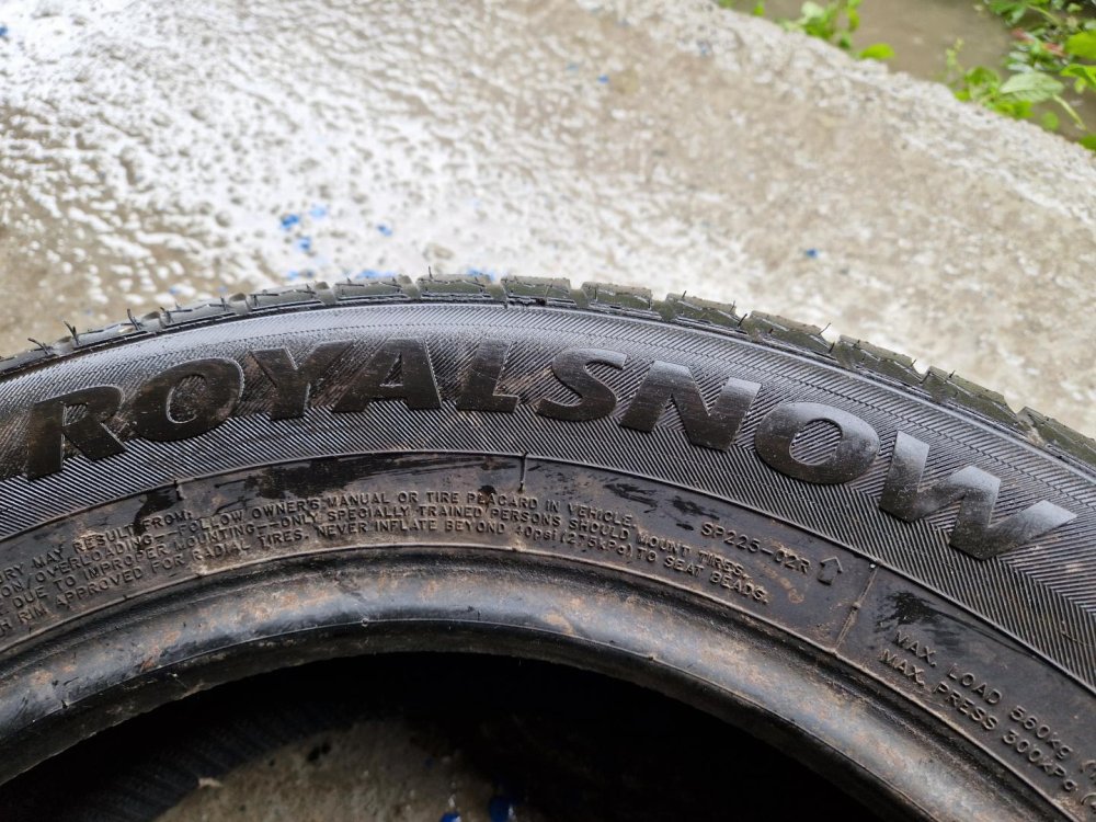 2 KS ZIMNÍ PNEUMATIKA ROYAL BLACK ROYALSNOW 185/65 R15 88H - 20389