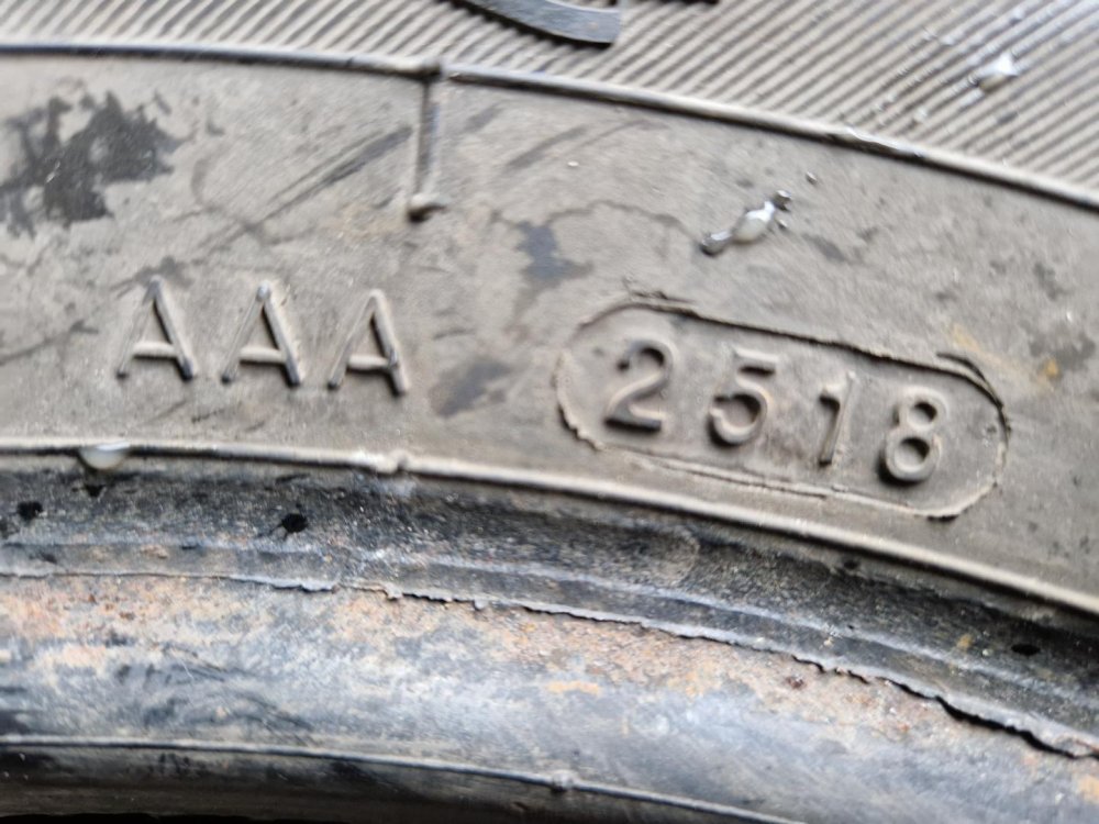 2 KS ZIMNÍ PNEUMATIKA ROYAL BLACK ROYALSNOW 185/65 R15 88H - 20390