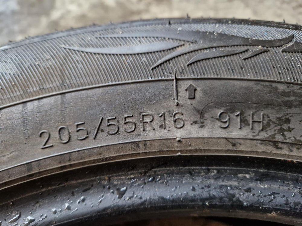 2 KS ZIMNÍ PNEUMATIKA ROYAL BLACK ROYAL WINTER 205/55 R16 91H - 20942 2 KS ZIMNÍ PNEUMATIKA ROYAL BLACK ROYAL WINTER 205/55 R16 91H - 20942