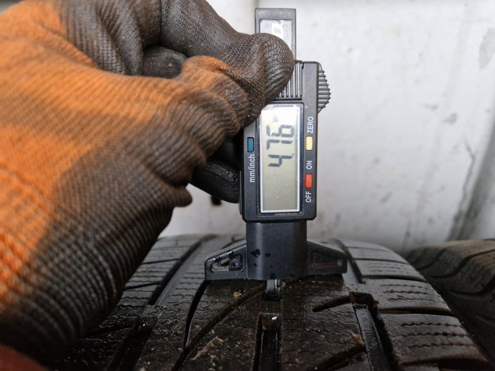 2 KS ZIMNÍ PNEUMATIKA ROYAL BLACK ROYAL WINTER 205/55 R16 91H - 20942 2 KS ZIMNÍ PNEUMATIKA ROYAL BLACK ROYAL WINTER 205/55 R16 91H - 20942