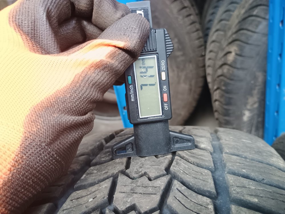 2 KS ZIMNÍ PNEUMATIKA SAVA ESKIMO HP2 - 215/55 R16 93H - 20395