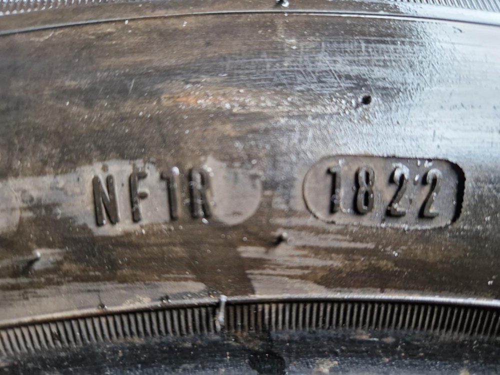 2 KS ZIMNÍ PNEUMATIKA SAVA ESKIMO HP2 - 215/55 R16 93H - 20395