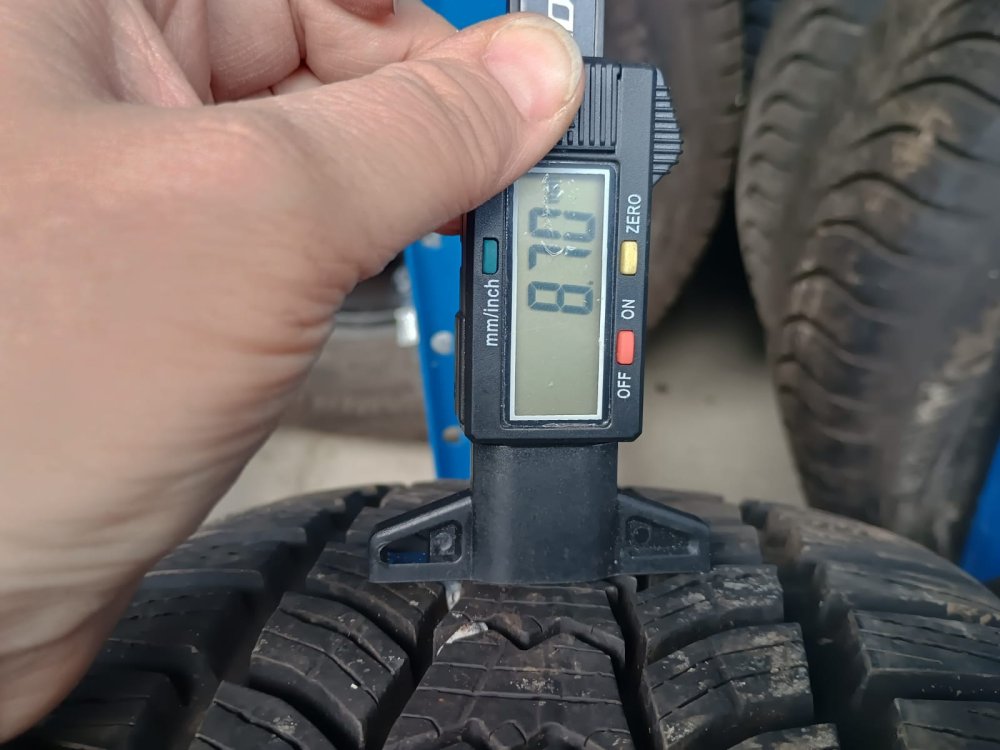 2 KS ZIMNÍ PNEUMATIKA SAVA ESKIMO HP2 - 215/55 R16 93H - 20409