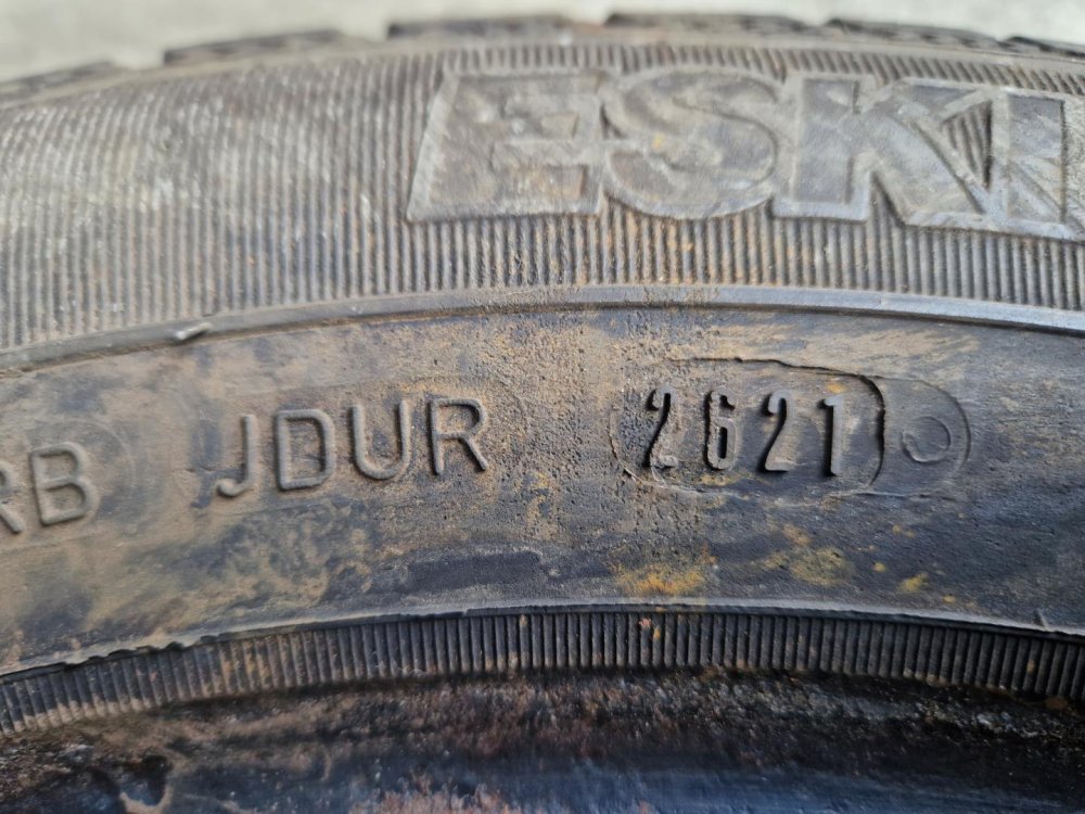 2 KS ZIMNÍ PNEUMATIKA SAVA ESKIMO S3+  195/60 R15 88T - 20644
