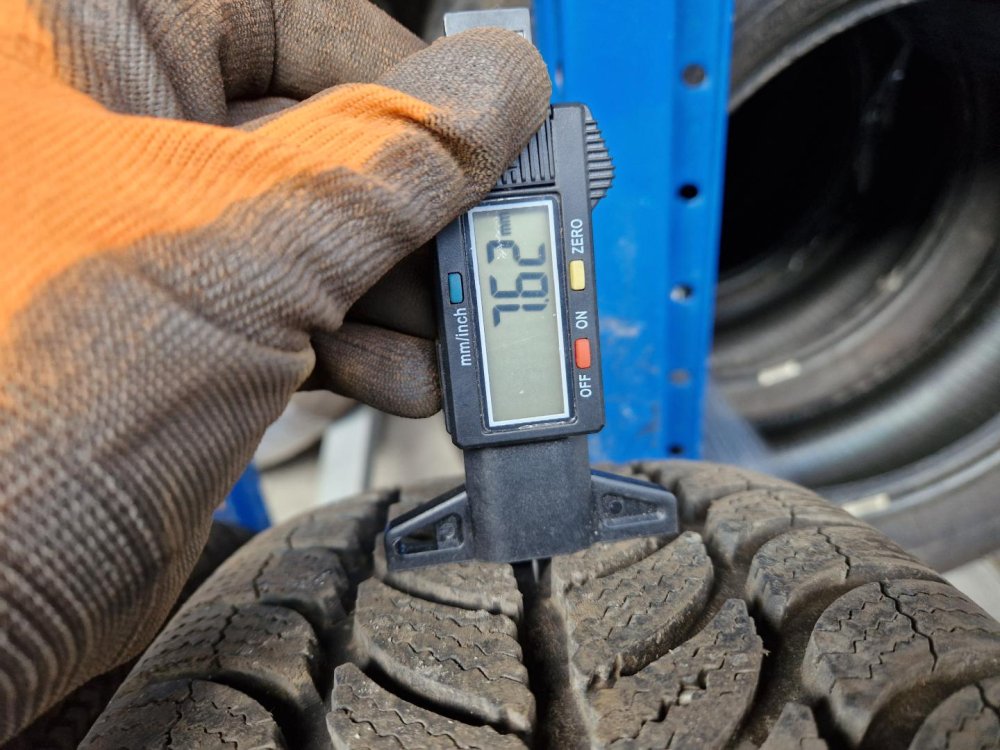 2 KS ZIMNÍ PNEUMATIKA SAVA ESKIMO S3+  195/60 R15 88T - 20734 2 KS ZIMNÍ PNEUMATIKA SAVA ESKIMO S3+  195/60 R15 88T - 20734