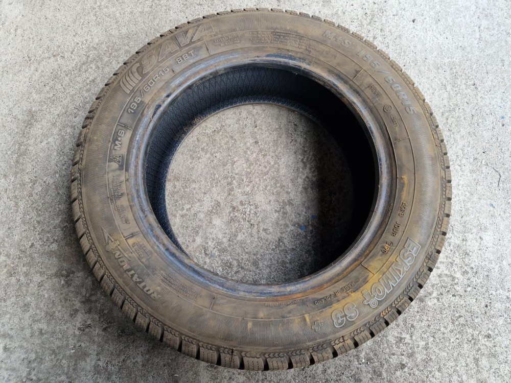 2 KS ZIMNÍ PNEUMATIKA SAVA ESKIMO S3+  195/60 R15 88T - 20734 2 KS ZIMNÍ PNEUMATIKA SAVA ESKIMO S3+  195/60 R15 88T - 20734