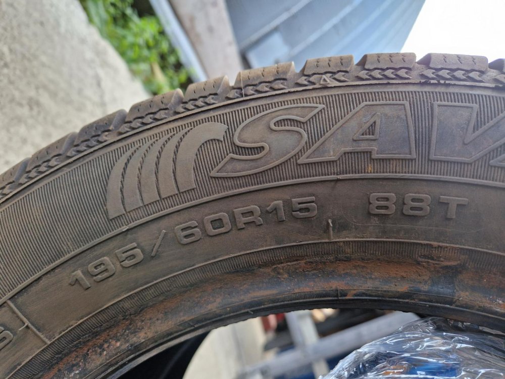 2 KS ZIMNÍ PNEUMATIKA SAVA ESKIMO S3+  195/60 R15 88T - 20734 2 KS ZIMNÍ PNEUMATIKA SAVA ESKIMO S3+  195/60 R15 88T - 20734