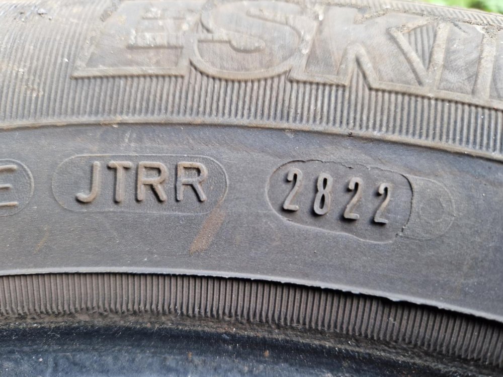 2 KS ZIMNÍ PNEUMATIKA SAVA ESKIMO S3+  195/65 R15 91T - 20738 2 KS ZIMNÍ PNEUMATIKA SAVA ESKIMO S3+  195/65 R15 91T - 20738