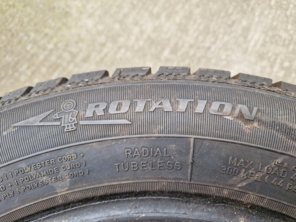 2 KS ZIMNÍ PNEUMATIKA SAVA ESKIMO S3+ 165/70 R14 81T - 20562