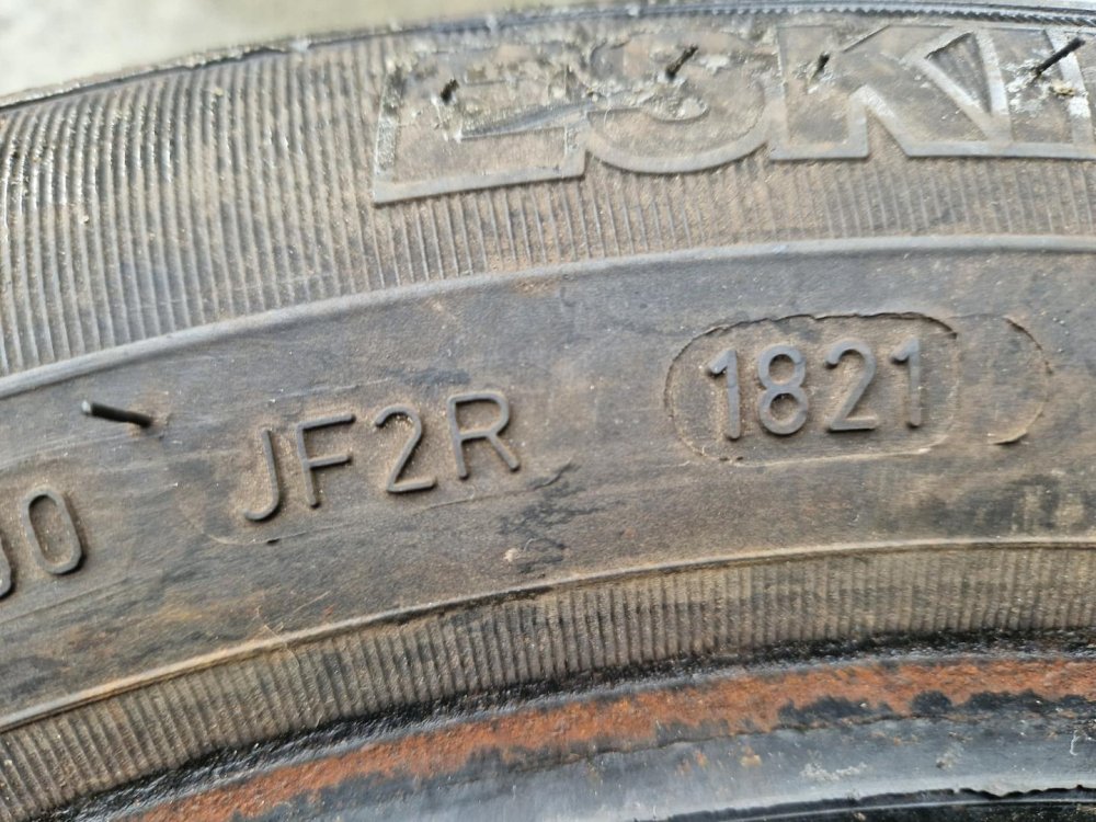 2 KS ZIMNÍ PNEUMATIKA SAVA ESKIMO S3+ 185/60 R15 88T  - 20574