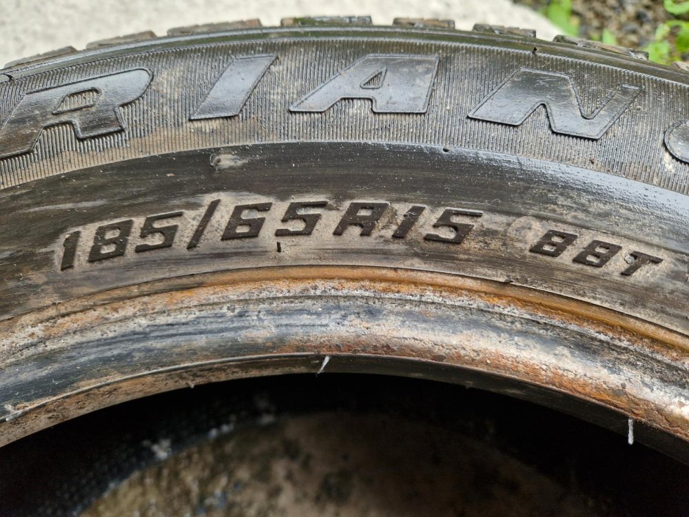 2 KS ZIMNÍ PNEUMATIKA TRIANGLE SNOW LION 185/65 R15 88T - 20586
