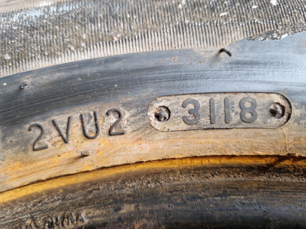 2 KS ZIMNÍ PNEUMATIKA TRIANGLE SNOW LION 185/65 R15 88T - 20587