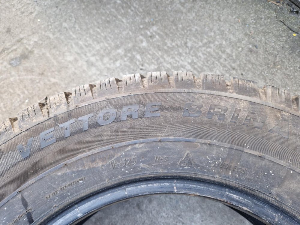 2 KS ZIMNÍ PNEUMATIKA VIATTI VIETTORE BRINA 205/70 R15 C 106/104R - 20482