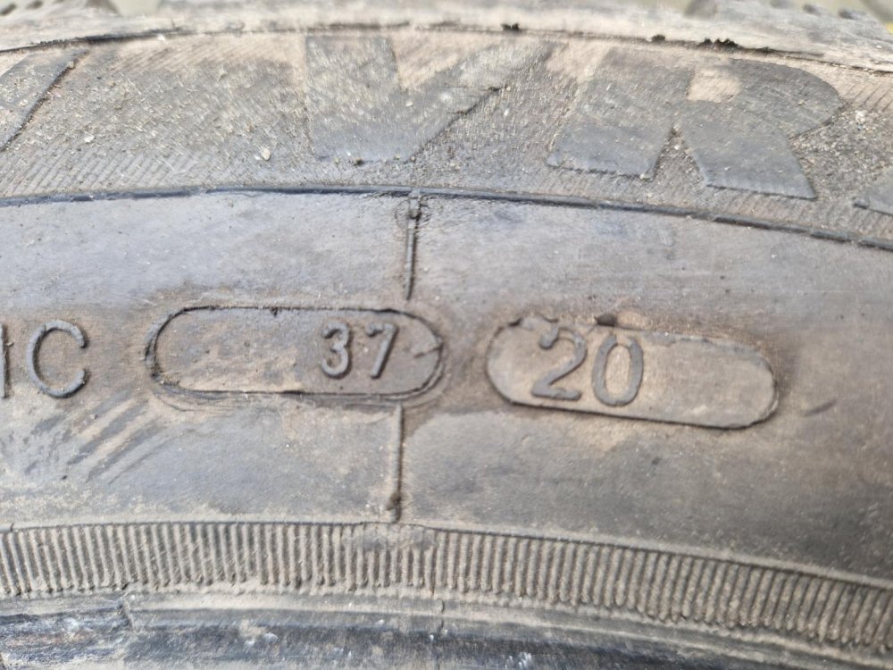 2 KS ZIMNÍ PNEUMATIKA VRANÍK EVEREST HPL 4 - 205/55 R16 91H - 20466