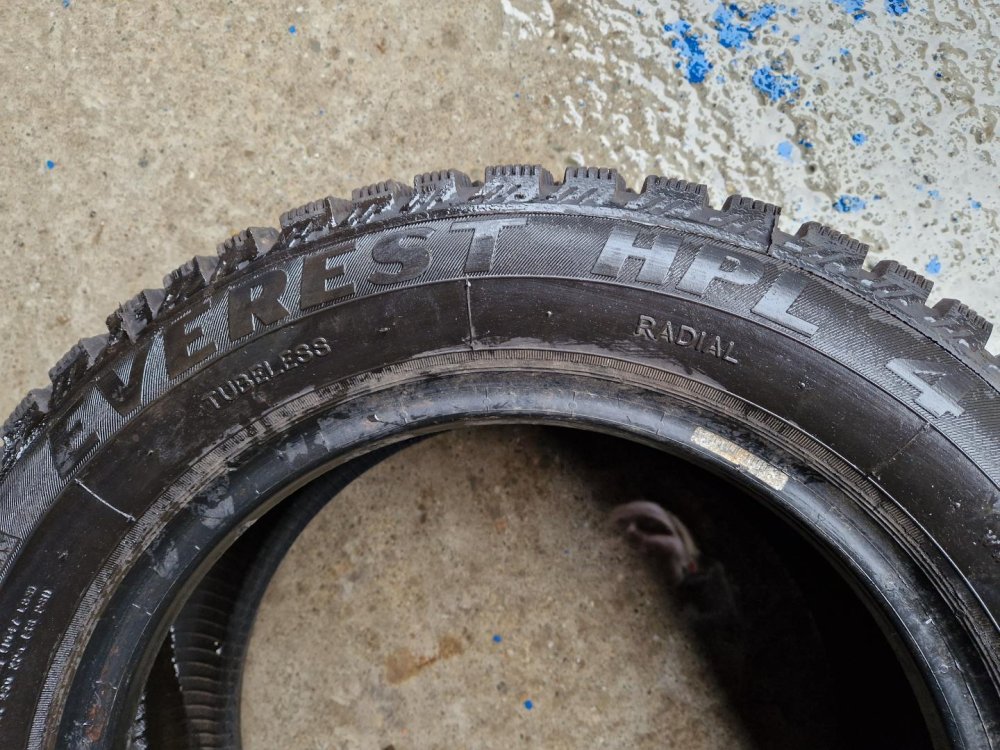 2 KS ZIMNÍ PNEUMATIKA VRANÍK EVEREST HPL4 185/60 R14 82T - 20308