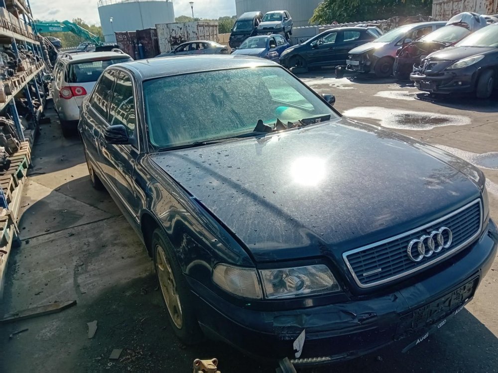 Audi A8 2.5 TDI ( AFB ) 110kW r.1998 modrá na náhradní díly