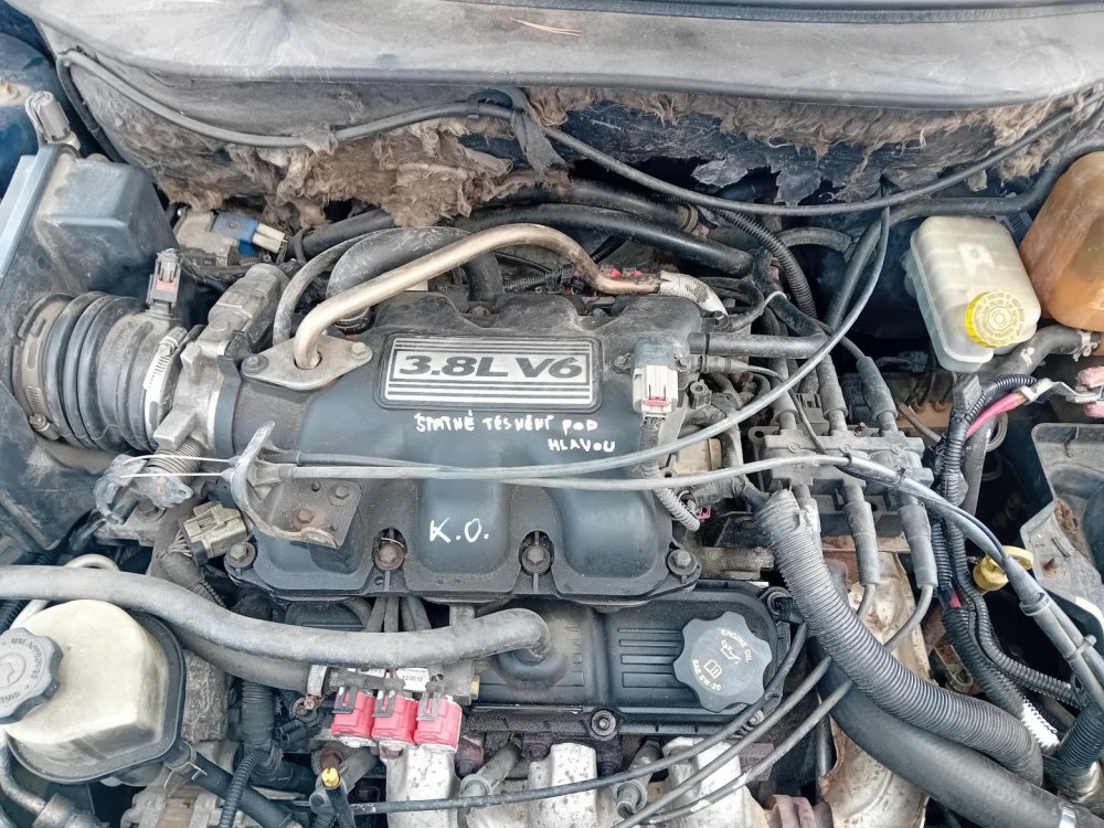 Chrysler Pacifica 3.8 ( 3.8 V6 ) 157kW r.2005 modrá na náhradní díly