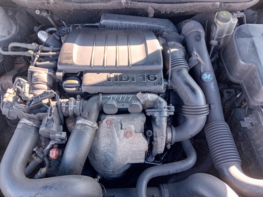 Citroen C5 1.6 HDi 16V ( 9HZ ) 80kW r.2008 šedá na náhradní díly