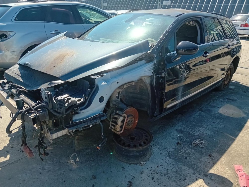 Citroen C5 2.2 HDI 16V ( 4HT ) 125kW r.2008 černá na náhradní díly