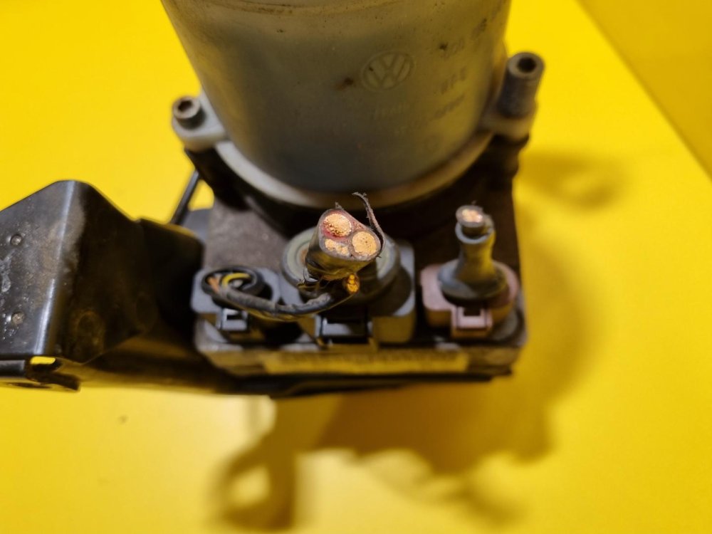 ELEKTRICKÉ SERVO ČERPADLO  6Q0423155AD  - KOYO - ŠKODA , SEAT , VW  - 16301
