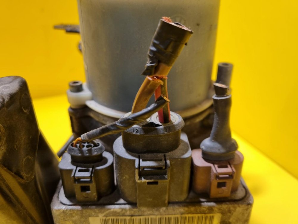 ELEKTRICKÉ SERVO ČERPADLO  6Q0423155AD  - KOYO - ŠKODA , SEAT , VW  - 16301