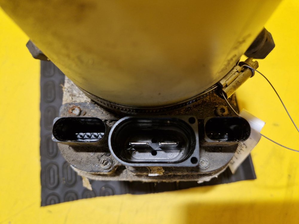 ELEKTRICKÉ SERVO ČERPADLO TRW - ŠKODA FABIA I / SEAT IBIZA III, CORDOBA II / VW LUPO, POLO IV - 19301