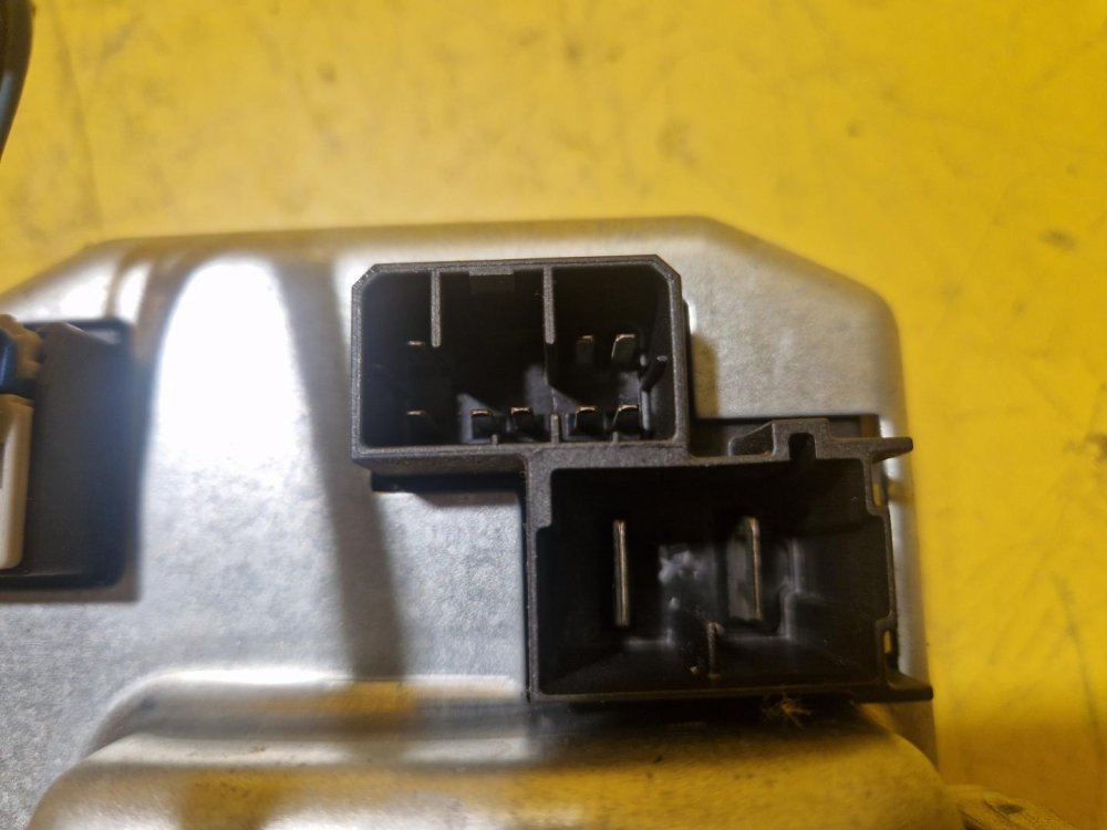 ELEKTRICKÝ SLOUPEK ŘÍZENÍ - 26108652 - OPEL MERIVA A - 18445