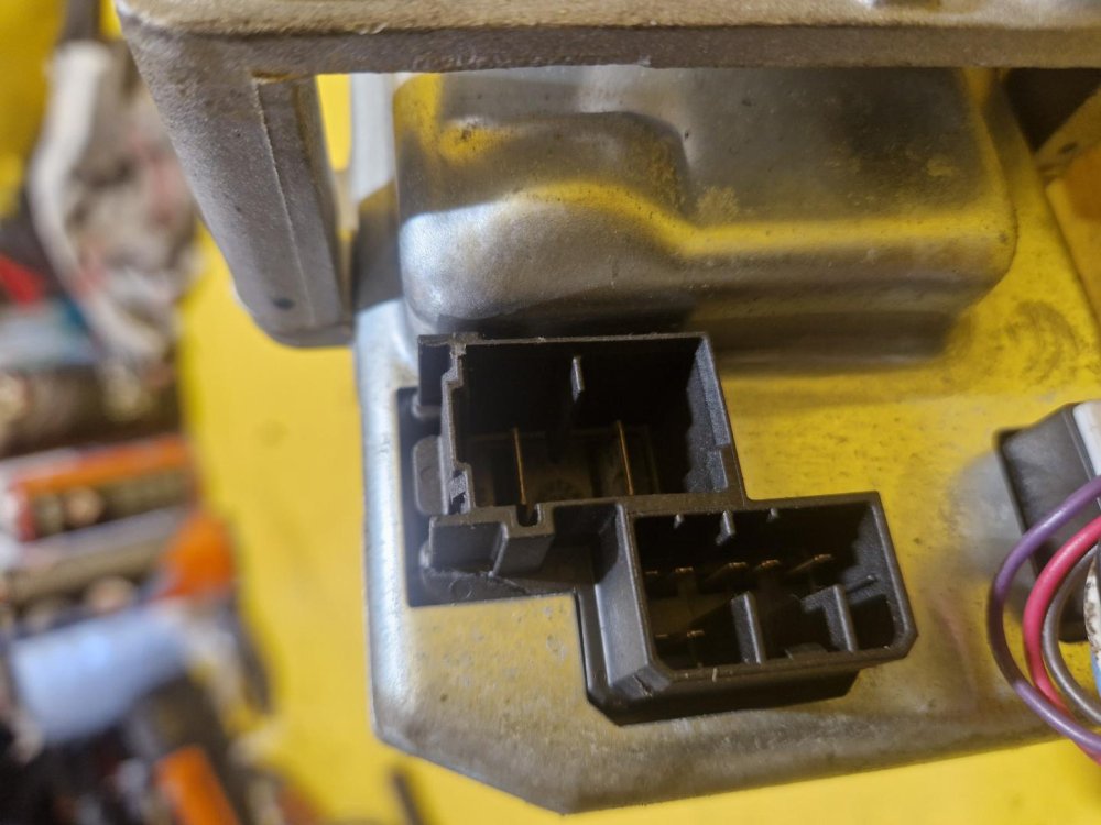 ELEKTRICKÝ SLOUPEK ŘÍZENÍ - 26108652 - OPEL MERIVA A - 18234