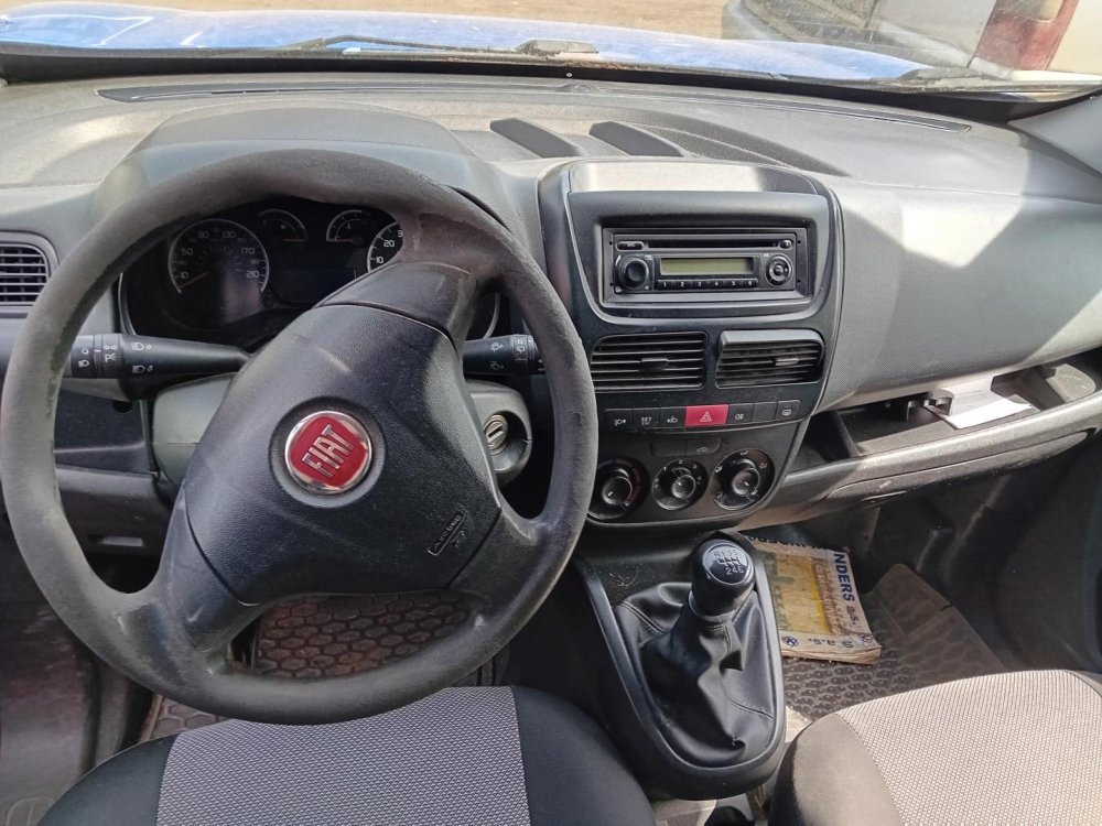 Fiat Doblo 1.4 CNG ( 198A4000 ) 88kW r.2012 modrá na náhradní díly