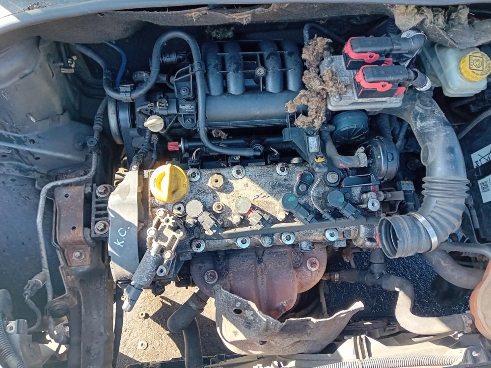 Fiat Punto 1.4 16V ( 199A6000 ) 70kW r.2008 šedá na náhradní díly