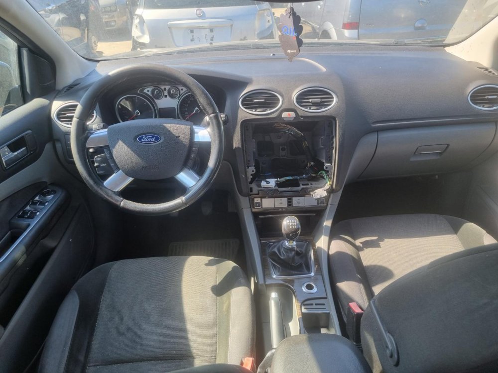 Ford Focus II facelift 2.0 TDCi ( G6DB ) 100Kw r.2008 černá na náhradní díly