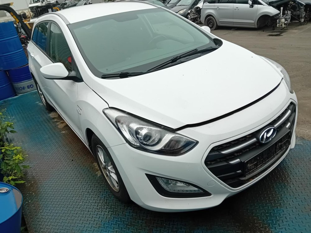 Hyundai I30 1.6 ( G4FC ) 88kW r.2015 bílá na náhradní díly