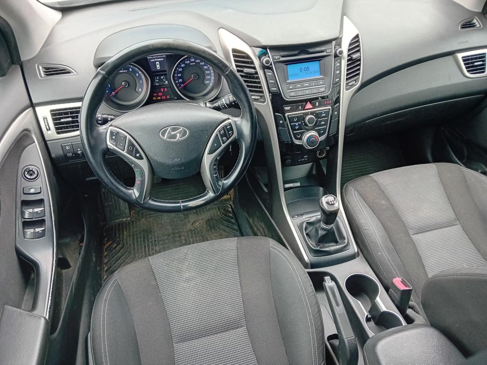 Hyundai I30 1.6 ( G4FC ) 88kW r.2015 bílá na náhradní díly