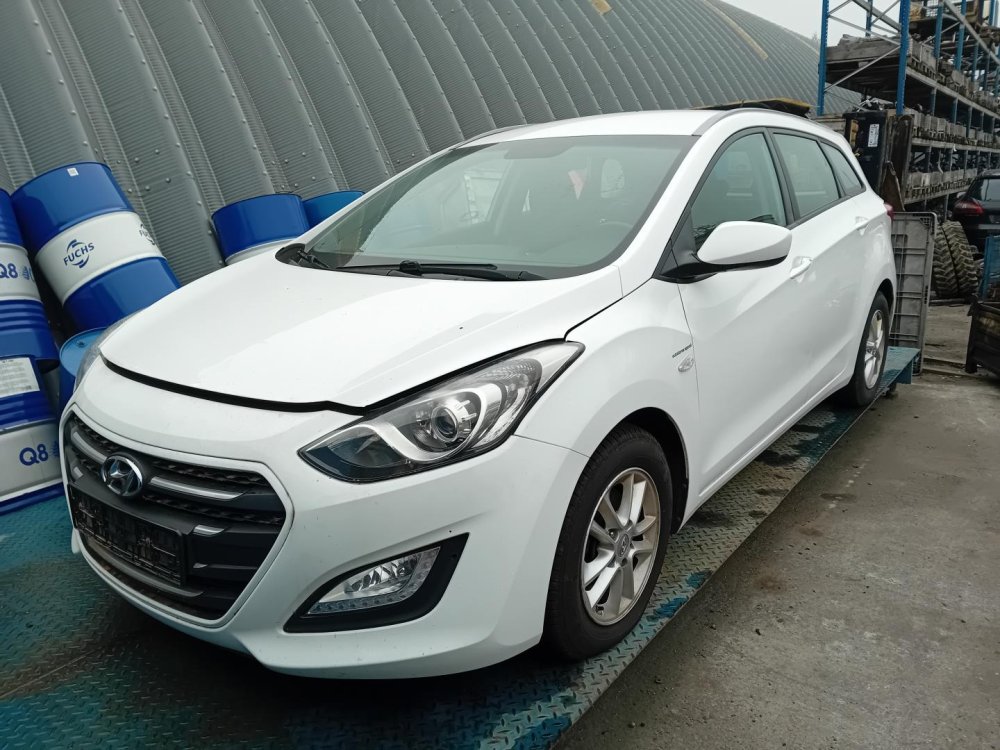 Hyundai I30 1.6 ( G4FC ) 88kW r.2015 bílá na náhradní díly