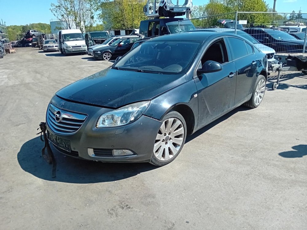 Insignia 2.0 4x4 ( A20NHT ) 162kW r.2009 černá na náhradní díly