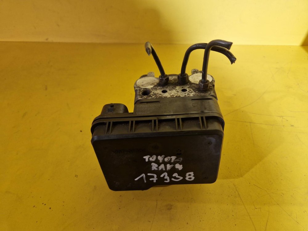 JEDNOTKA ABS - 133800-0020 - TOYOTA RAV4 II - 17338