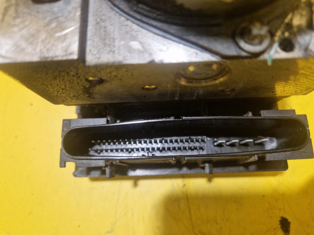 JEDNOTKA ABS - 27536FG040 - SUBARU IMPREZA / FORESTER / XV - 18450