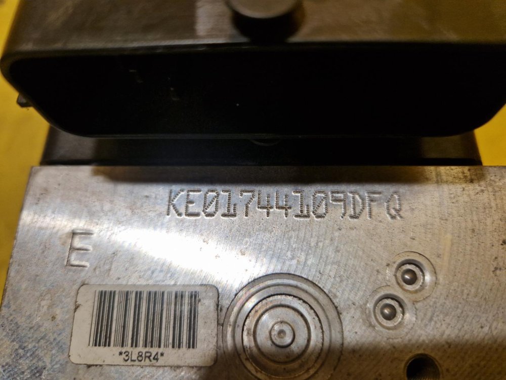 JEDNOTKA ABS - 3AA614109M - VW PASSAT B7 - 19453
