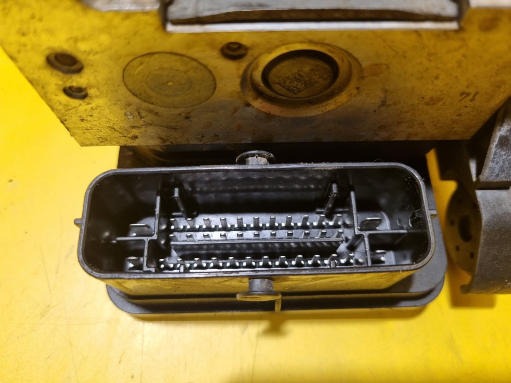 JEDNOTKA ABS - 3Q0614517P - ŠKODA OCTAVIA III / SEAT LEON III - 17514