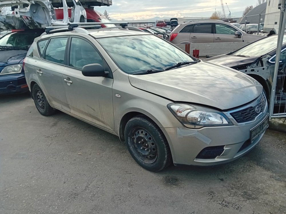 Kia Ceed 1.4 ( G4FA ) 66kW r.2010 hnědá na náhradní díly Kia Ceed 1.4 ( G4FA ) 66kW r.2010 hnědá na náhradní díly