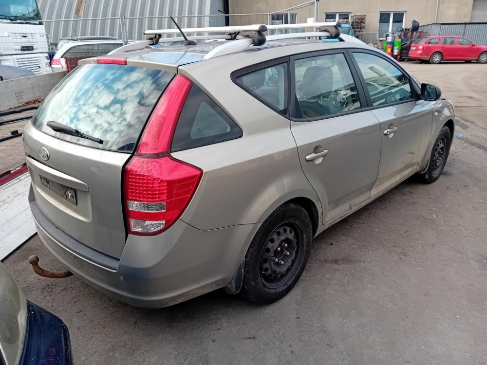 Kia Ceed 1.4 ( G4FA ) 66kW r.2010 hnědá na náhradní díly Kia Ceed 1.4 ( G4FA ) 66kW r.2010 hnědá na náhradní díly