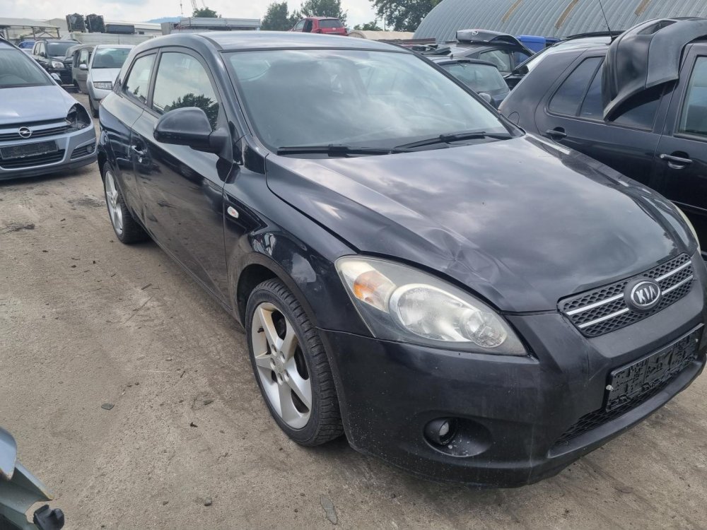 Kia Ceed 1.6 CRDI 16V ( D4FB ) 66kW r.2008 černá na náhradní díly