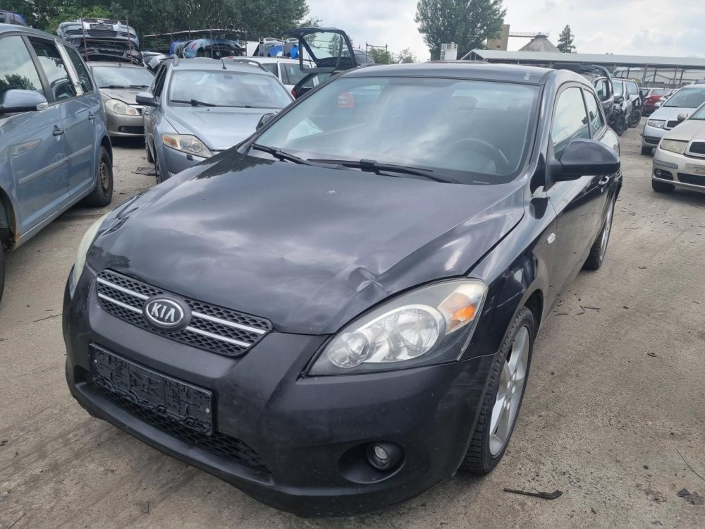 Kia Ceed 1.6 CRDI 16V ( D4FB ) 66kW r.2008 černá na náhradní díly