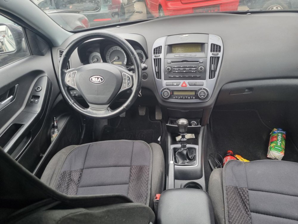 Kia Ceed 1.6 CRDI 16V ( D4FB ) 66kW r.2008 černá na náhradní díly