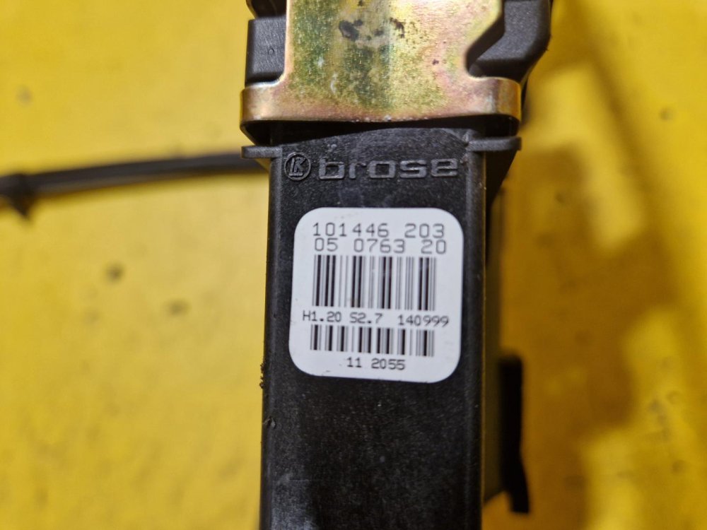 LEVÁ PŘEDNÍ STAHOVAČKA OKNA S MOTORKEM 101446203 - ŠKODA OCTAVIA I - 18596 LEVÁ PŘEDNÍ STAHOVAČKA OKNA S MOTORKEM 101446203 - ŠKODA OCTAVIA I - 18596