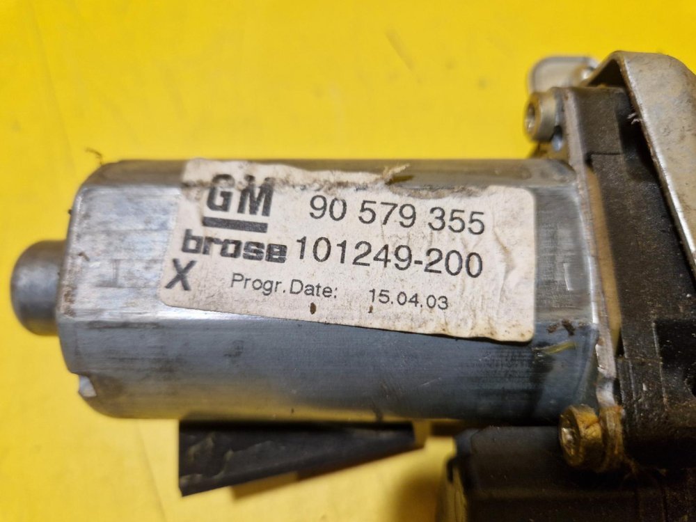 LEVÁ PŘEDNÍ STAHOVAČKA OKNA S MOTORKEM 90579335 OPEL ZAFIRA A - 18495 LEVÁ PŘEDNÍ STAHOVAČKA OKNA S MOTORKEM 90579335 OPEL ZAFIRA A - 18495