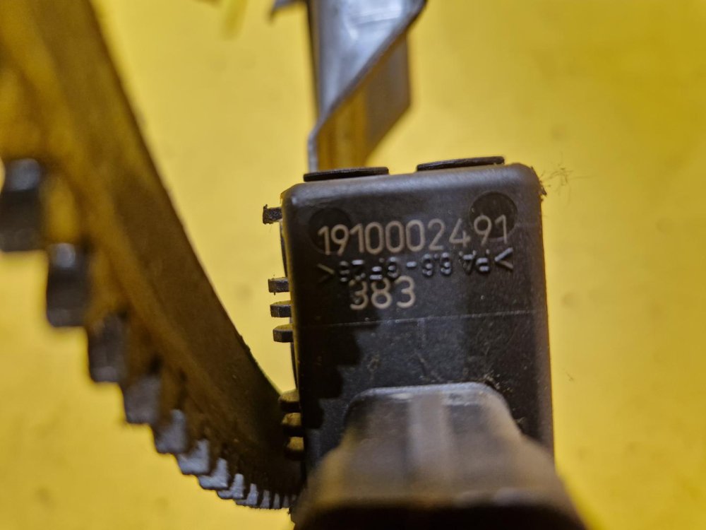 LEVÁ PŘEDNÍ STAHOVAČKA OKNA S MOTORKEM 90579335 OPEL ZAFIRA A - 18495 LEVÁ PŘEDNÍ STAHOVAČKA OKNA S MOTORKEM 90579335 OPEL ZAFIRA A - 18495