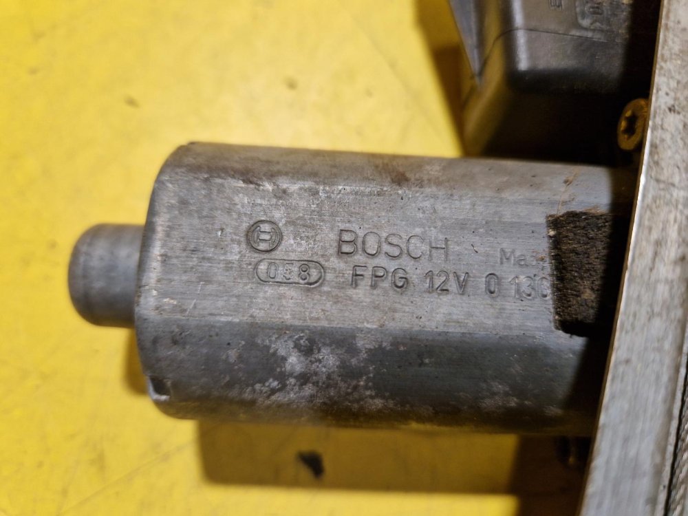 LEVÁ ZADNÍ STAHOVAČKA OKNA S MOTORKEM 119805106 OPEL ASTRA G - 18600 LEVÁ ZADNÍ STAHOVAČKA OKNA S MOTORKEM 119805106 OPEL ASTRA G - 18600