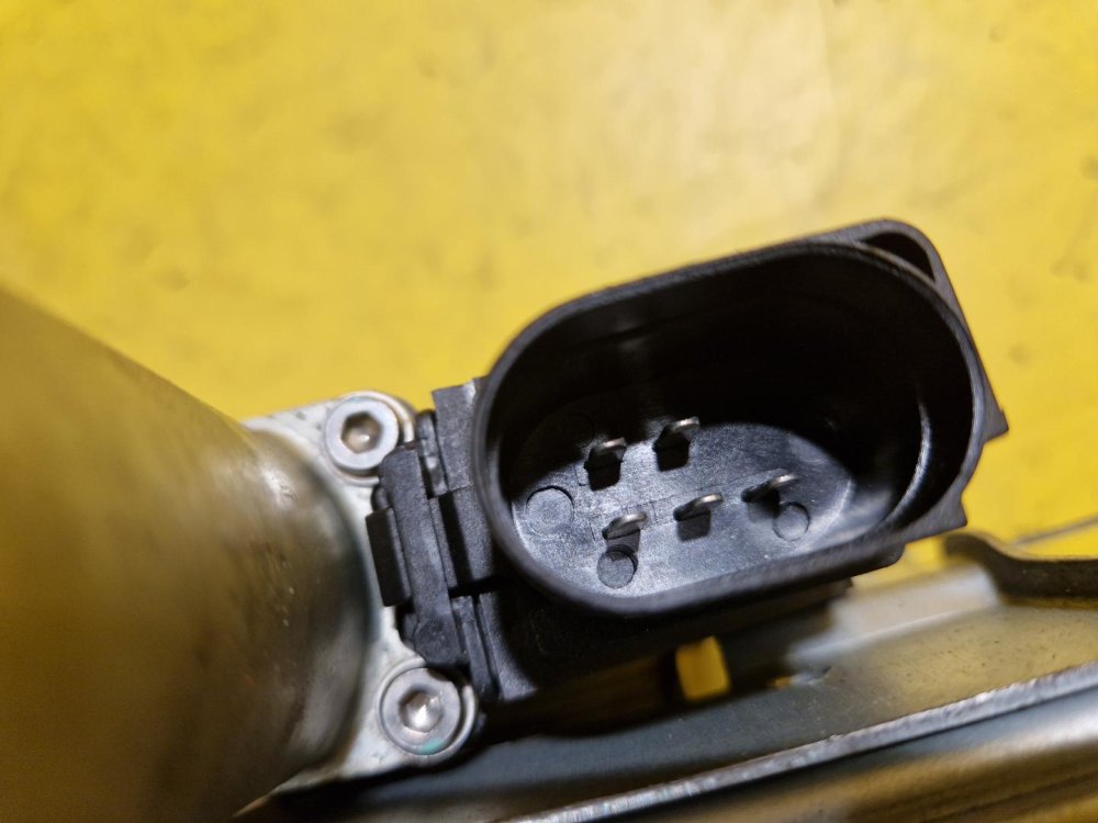 LEVÁ ZADNÍ STAHOVAČKA OKNA S MOTORKEM  71002603 - BMW 1 E87 (2003-2011) - 18598