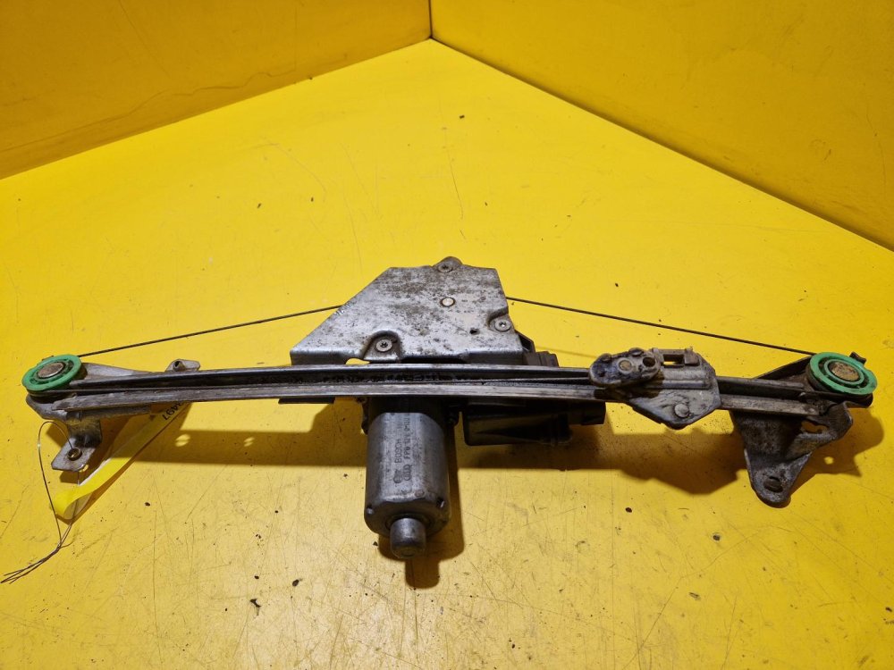 LEVÁ ZADNÍ STAHOVAČKA OKNA S MOTORKEM 0130821650 OPEL VECTRA B - 18497 LEVÁ ZADNÍ STAHOVAČKA OKNA S MOTORKEM 0130821650 OPEL VECTRA B - 18497